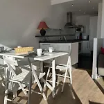 Lejlighed Climatise 6 Pers Avec Terrasse Et Piscine A Port Camargue - Fr-1-250-253 *