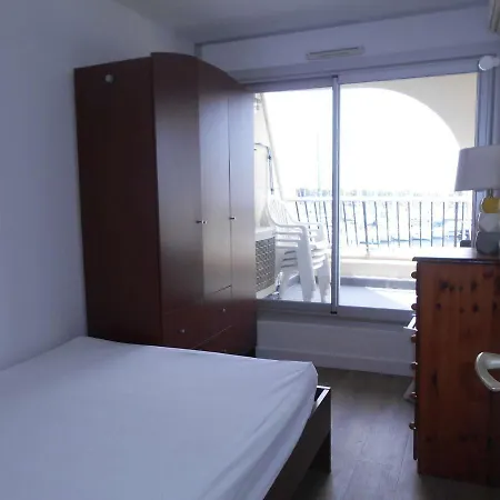 Climatise 6 Pers Avec Terrasse Et Piscine A Port Camargue - Fr-1-250-253 Apartment Le Grau-du-Roi
