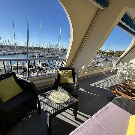 Climatise 6 Pers Avec Terrasse Et Piscine A Port Camargue - Fr-1-250-253 *