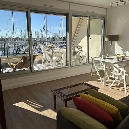 Climatise 6 Pers Avec Terrasse Et Piscine A Port Camargue - Fr-1-250-253 *