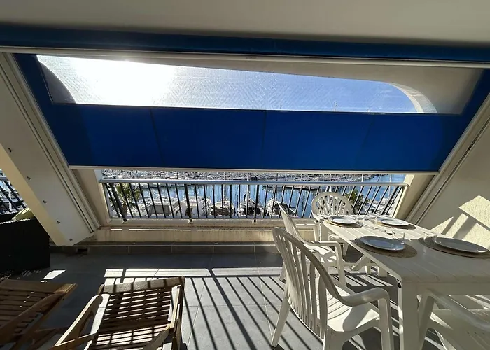 Climatise 6 Pers Avec Terrasse Et Piscine A Port Camargue - Fr-1-250-253 *