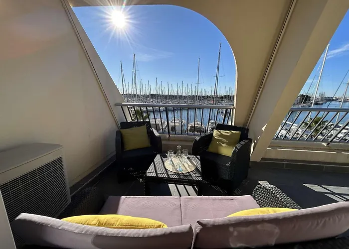 Lejlighed Climatise 6 Pers Avec Terrasse Et Piscine A Port Camargue - Fr-1-250-253